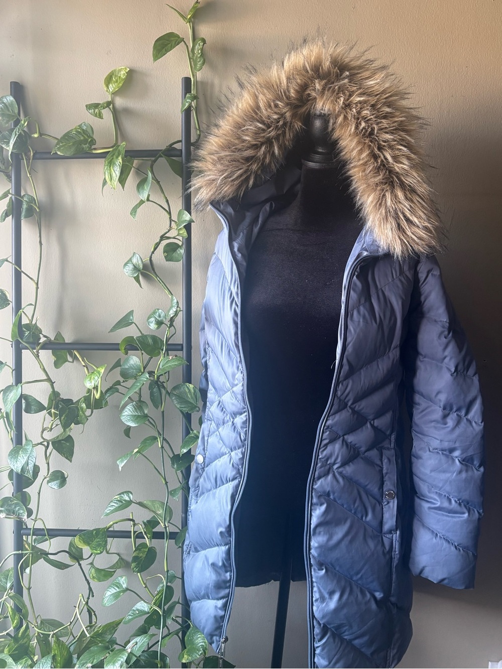 Kenneth Cole Reaction Navy Quilted Puffer Coat with Faux-Fur Trim Hood